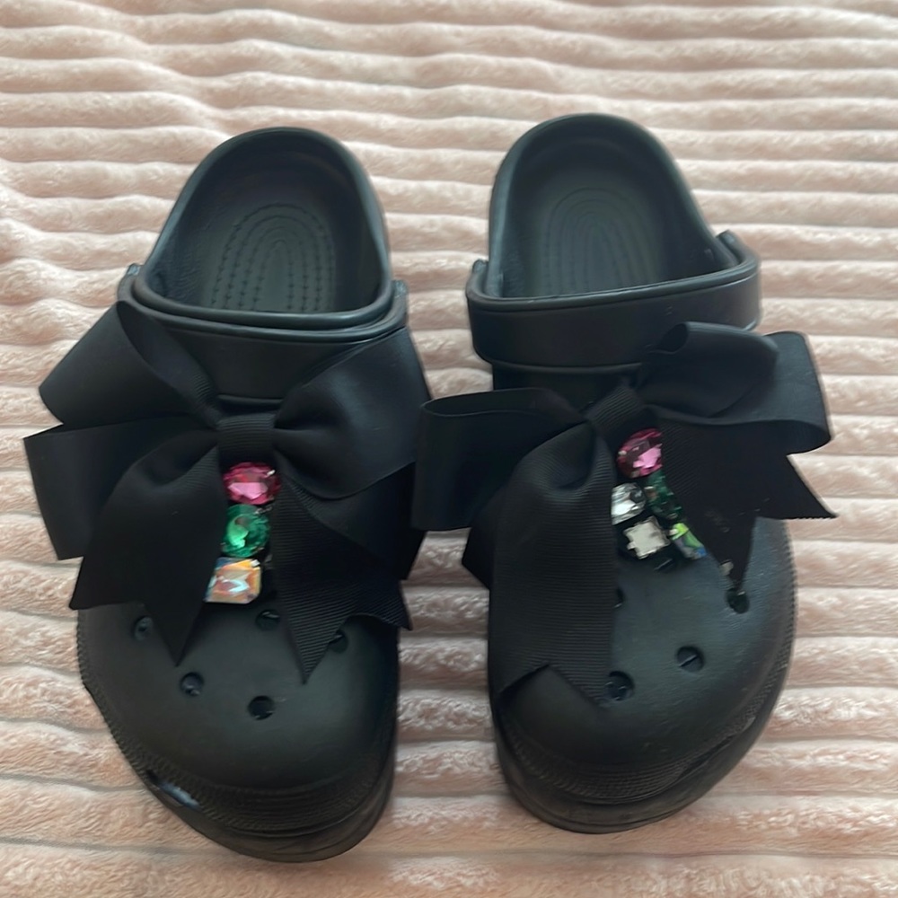 Women nursing clogs
